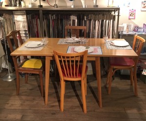 table de salle à manger en bois de chêne modèle vintage à rabat avec rangementl