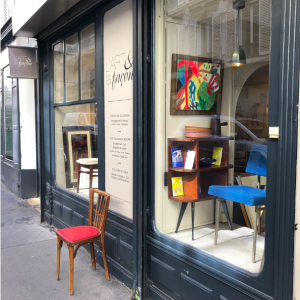 vitrine boutique paris batignolles decoration vintage annees50 antiquaire rue nollet