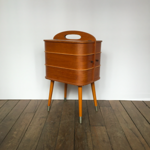 travailleuse vintage scandinave teck clair pieds compas lartetlafaçon galeriedesignvintage paris batignolles