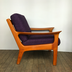 fauteuil danois scandinave en teck danish design armchair violet lartetlafaçon paris brocante galerie meuble scandinave profil