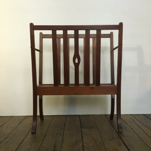 porte revues bois ancien annees40 lartetlafacon decoration antiquaire batignolles montmartre face