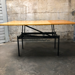 table a systeme vintage monte et baisse bois clair metal noir annees50 mobilier vintage paris lartetlafaçon batignolles ressourcerie paris