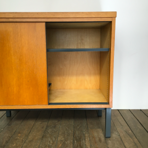 meuble enfilade buffet vintage bois clair annees50 midcentury lartetlafaçon brocante vintage paris rue nollet antiquité