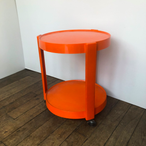 table sellette gueridon roulette pvc orange flair prisunic vintage batignolles brocante lartetlafaçon boutique de caroline plastic 70s