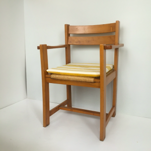 fauteuil bois massif perriand bois clair coussin rayé jaune decoration sieges paris batignolles brocante annees50 deco
