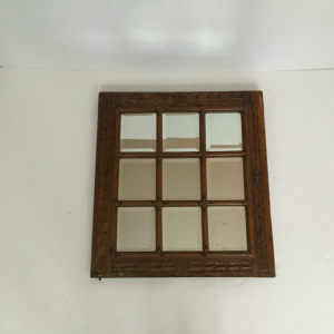 miroir ancien en bois carré fenetres