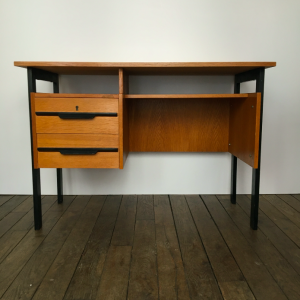 bureau vintage style moderniste bois pietement noir annees50 lartetlafaçon brocante vintage paris batignolles mobilier
