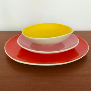 assiettes ceramique couleurs bazelaire atelier vaisselle couleurs jaune orange rose