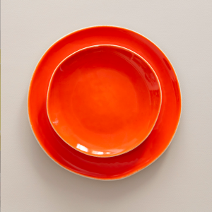 assiettes plates ceramique coloré orange atelier bazelaire paris artisanat vaisselle colorée