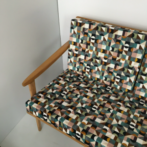 canapé banquette scandinave 2 places tissu velours a motifs midcentury