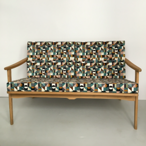 canapé banquette scandinave 2 places tissu velours a motifs midcentury seatings