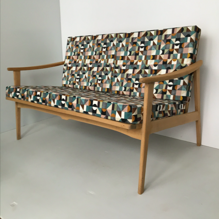 Banquette Boomerang tissu velours – L118xP63xH70cm – réservé