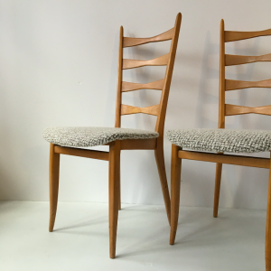 4 chaises bois clair ancienne tissu bouclette chiné antiquités paris 17eme 8 eme