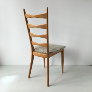 4 chaises vintage bois claire assise bouclette blanche decoration batignolles tapisserie de sieges 3:4