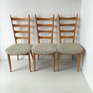 4 chaises vintage bois claire assise bouclette blanche decoration batignolles tapisserie de sieges antiquités