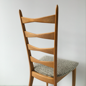 4 chaises vintage bois claire assise bouclette blanche decoration batignolles tapisserie de sieges dos