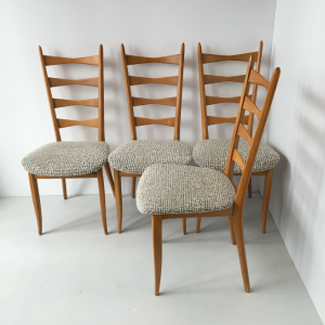 4 chaises vintage bois claire assise bouclette blanche decoration batignolles tapisserie de sieges salle amanger