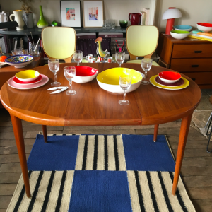 table a manger ronde extensible 4 à 6 places kofod larsen danish design teak round table galerie danoise paris tapis coton laine motif