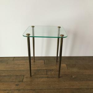 table appoint carré verre pieds laiton doré