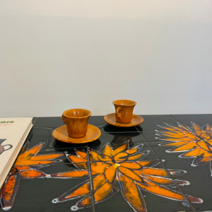 paire de tasses provencal en ceramique orangé terre vernissé vintage objets