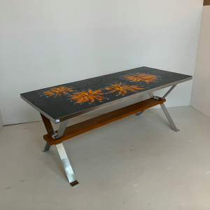 table basse ceramique bois metal chromé belarti dessin carreaux faience bleu et flers orange tournesol vintage table seconde main paris
