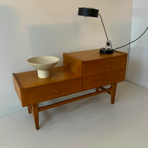 meuble rangement a tiroirs asymetrique bois clair decoration paris batignolles