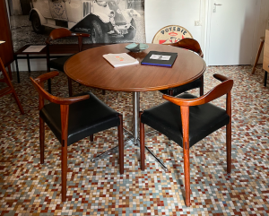 table a manger ronde pied etoile metal chromé chaise danoise Jacob hermann 1960 Randers Mobel fabrik