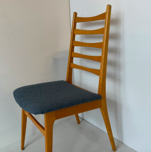 6 chaises vintage bois clair assise bleu salle a manger 1950 vintage seconde main boutique paris assises tapissier rue nollet batignolles paris clichy lartetlafacon secondemain