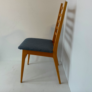 6 chaises vintage bois clair assise bleu salle a manger 1950 vintage seconde main boutique paris assises tapissier rue nollet batignolles paris clichy lartetlafacon17eme
