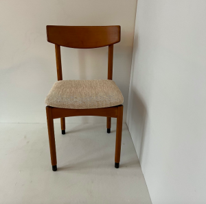 chaise vintage scandinave danoise bois clair tapissier paris brocante mobilier tissu chiné beige face