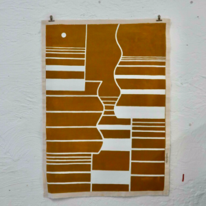 tentures serigraphiés avrandinis aline chemla paris galerie graphisme toiles oeuvres dart vague safran jaune ocre