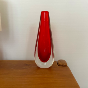 vase rouge verre epais danoise 1060s design galerie paris