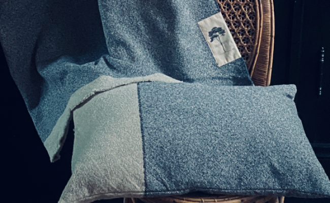 Coussins collection « engagée bleu Charlotte » – 40×60 cm – 130 €