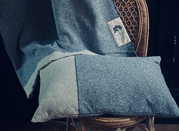 Coussins collection « engagée bleu Charlotte » – 40×60 cm – 130 €