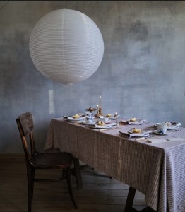 OVO Thing bougeoirs cannelés blanc et bois tourné style scandinave bougie naturelle cire d'abeille decoration paris lituanie
