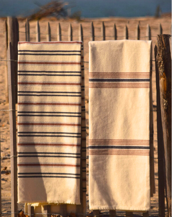 Draps de laine rideaux ou couvertures – 170×300 – 285 € / 170×240 – 265 €