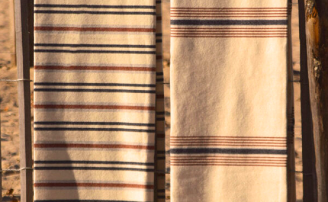 Draps de laine rideaux ou couvertures – 170×300 – 285 € / 170×240 – 265 €