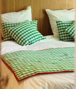edredon jetée de lit plaid futon courtepointe carreaux vichy vert anglais kellybrown maison dinette