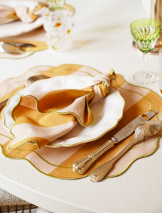 set de table maison dinette irvin nude bande rayues beige blanc coton tissédetail decoration de table couvert