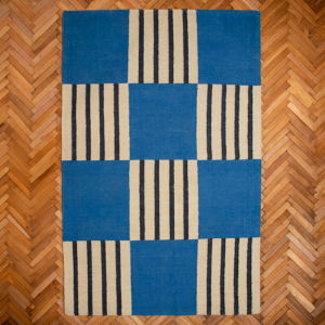 tapis coton tissé main bleu noir beige damier rayure colortherapis batignolles decoration salon chambre