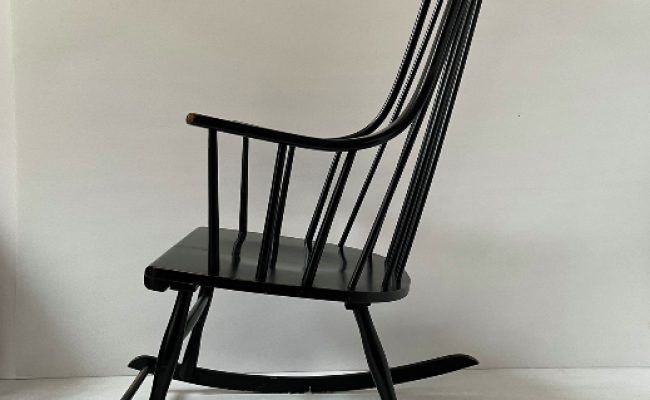 Fauteuil à bascule Grandessa par Lena Larsson – L60 x P88 x H118 cm