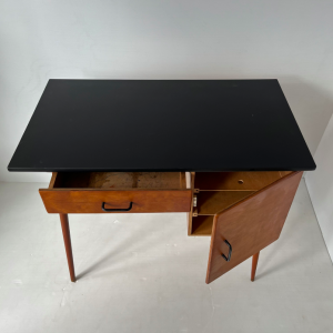 bureau vintage pieds compas bois clair et plateau noir tiroirs rangement brocante