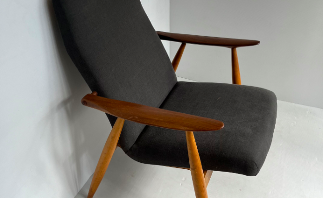 Fauteuils finlandais des années 1960 « Asko » – L70 x P70 x H85 cm – 1600 € (avec son ottoman)