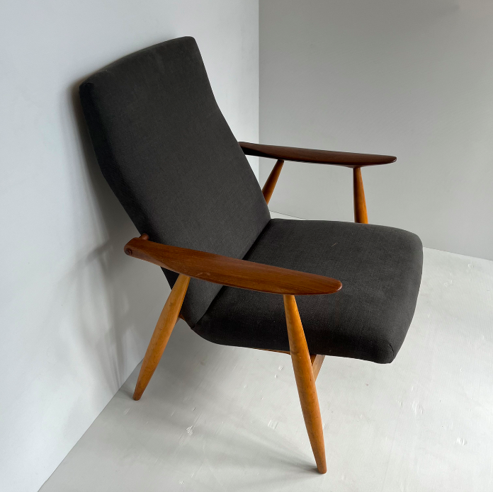 Fauteuils finlandais des années 1960 « Asko » – L70 x P70 x H85 cm – 1600 € (avec son ottoman)