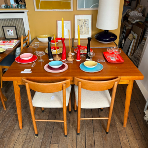 table a manger vintage midcentury design decoration art de la table paris batignolles atelier bazelaire vaisselle bougeoir