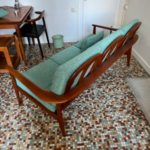 canapé danois scandinave en teck coussin vert bleu bouclette 1960