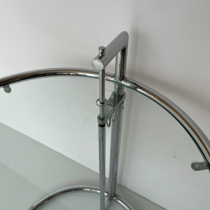 desserte metal tubulaire chromé et verre trempé eileengray E1027 bed side table