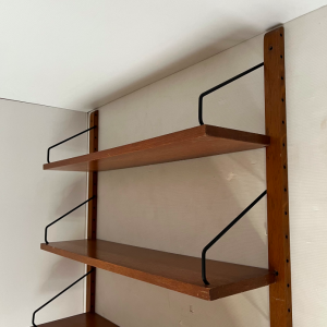 etagere murale en bois vintage midcentury wood shelves poul cadovius antiquaire paris batignolles