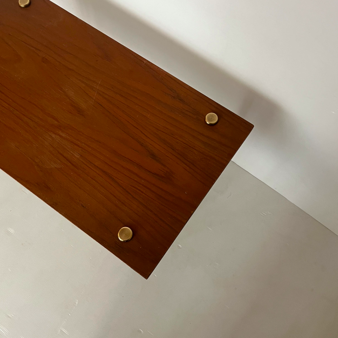 Table basse en bois et métal – L 70 x P 38 x H 42 cm – 220 € soldé 189 €