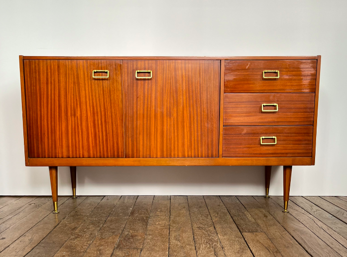 Enfilade vintage Remploy, 1960 – L137 x P43 x H74 cm – 1150€ soldé 990 €